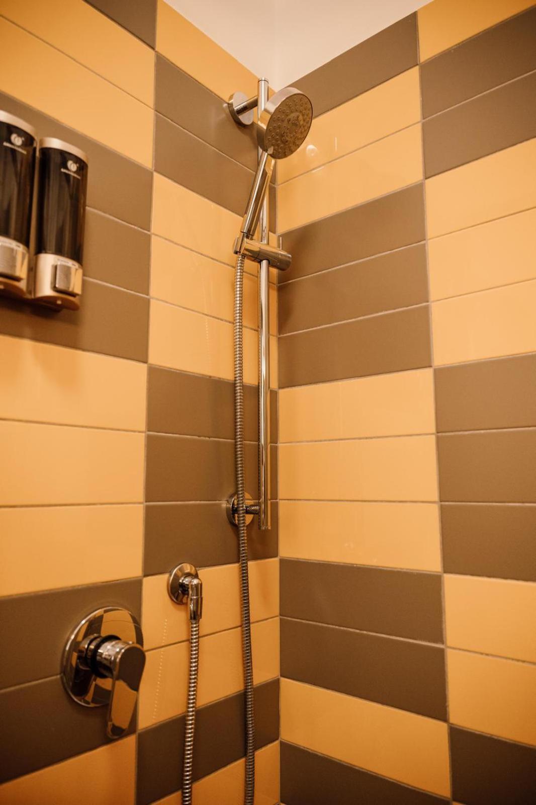 Dea Two Apartment Rom